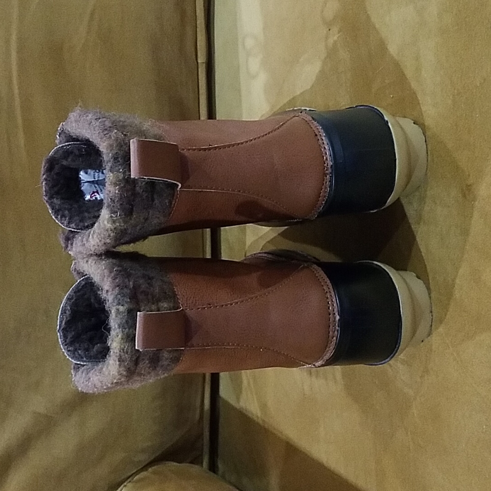 Magellan Outdoors Duck Boots Women's 11 - Picture 3 of 15